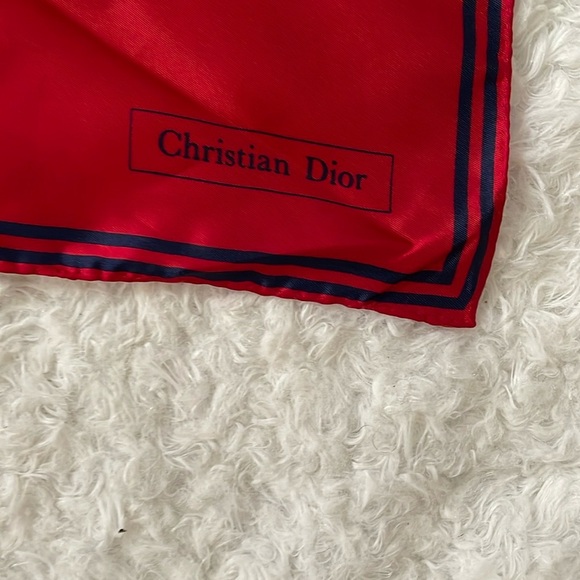 Dior Vibrant Red Silk Accessory - Picture 5 of 8